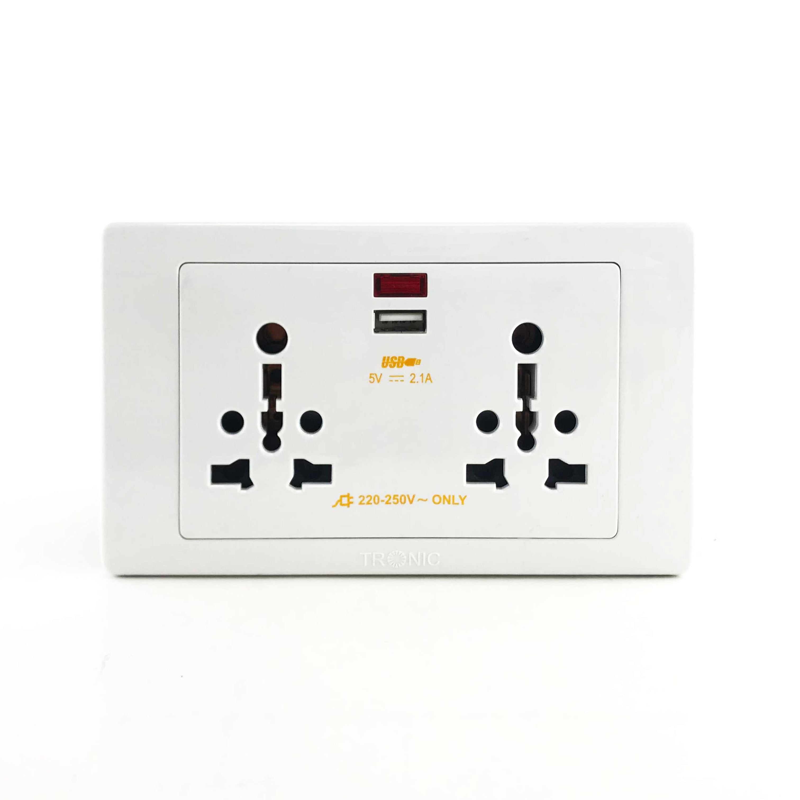 Universal Double Outlet Usb — TR 5213-UN-UB-NE